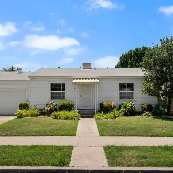 ENDLESS OPPORTUNITY IN SUNSET CLIFFS