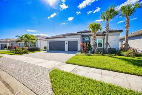 Immaculate, Professionally Upgraded Residence