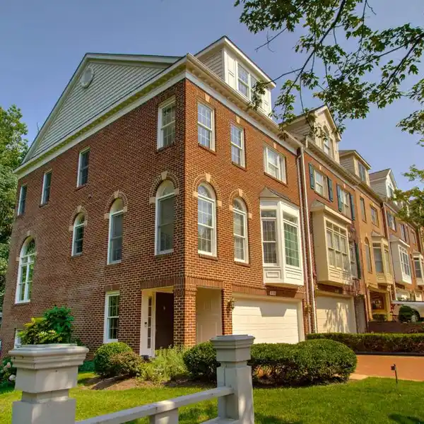 BRICK FEDERAL-STYLE BEAUTY WITH PARKLAND VIEWS