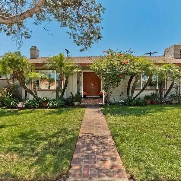 ENTERTAINERS’ DREAM WITH FENCED POOL AND EXPANSIVE PATIO