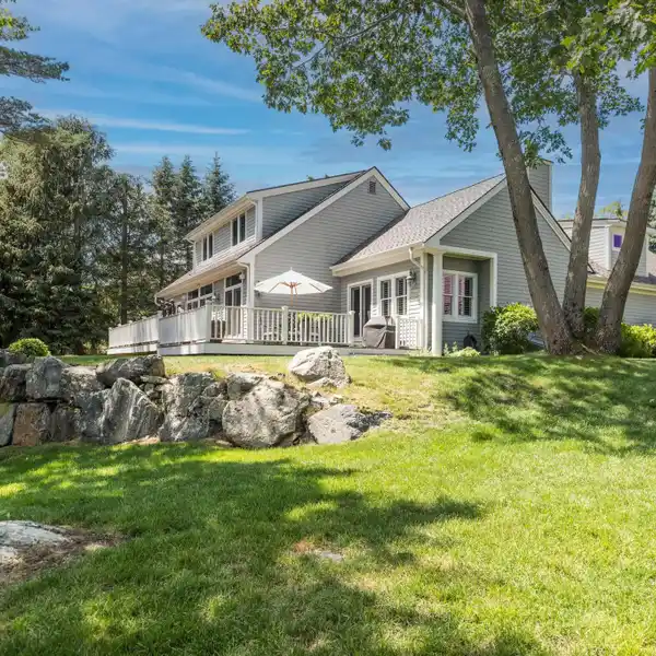 CONTEMPORARY CAPE IN SOUGHT-AFTER WENTWORTH