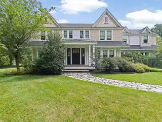 Luxurious Milton Home with Garden