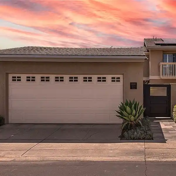 BRIGHT AND SPACIOUS LAKE PARK HOME