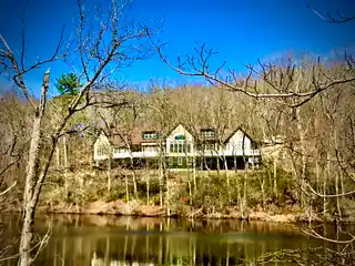 Private Retreat Surrounded by Protected Forest