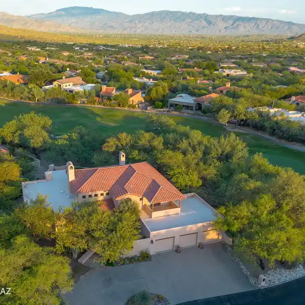EXCEPTIONAL HOME OVERLOOKING THE CANYON GOLF COURSE