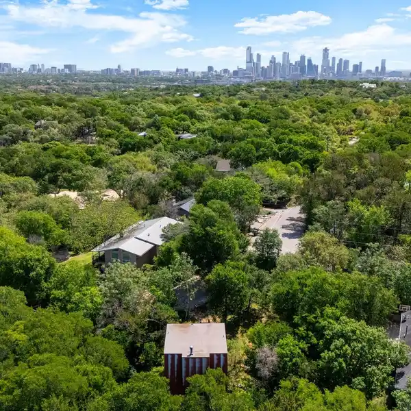 AMAZING AUSTIN LOCATION