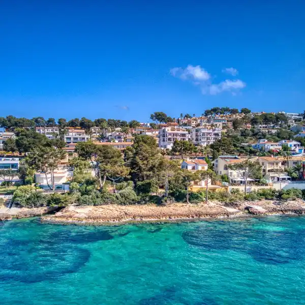 MAGNIFICENT SEASIDE VILLA IN ALCANADA WITH FANTASTIC VIEWS