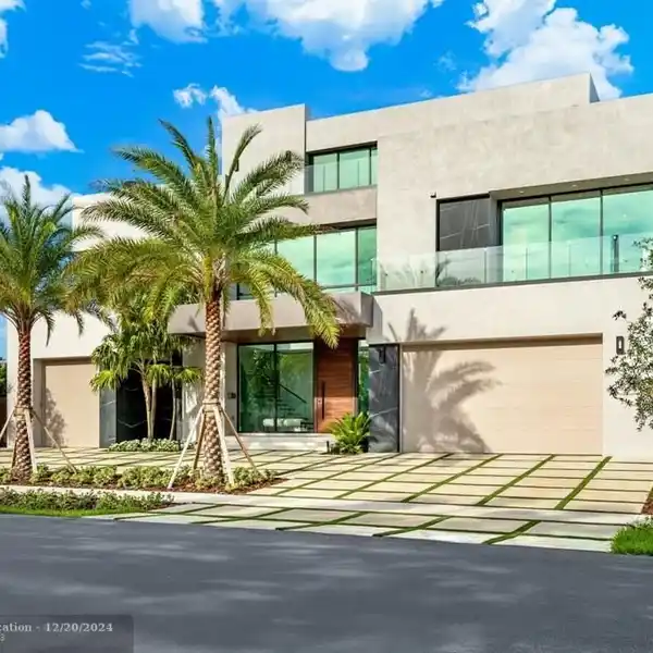 STUNNING MODERN LUXURY ESTATE HOME
