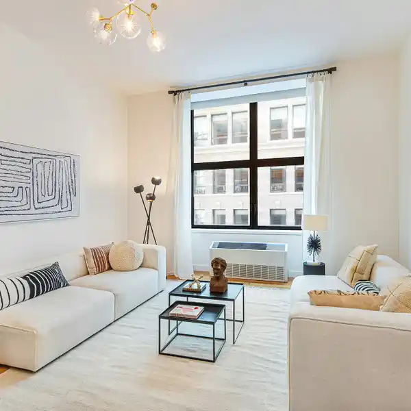 RARELY AVAILABLE PARK AVENUE RESIDENCE