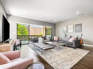 Gorgeous Three-Story Townhome in Oak Lawn