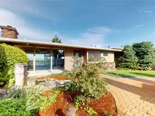 Mid-Century Gem with Cascade Mountain Views