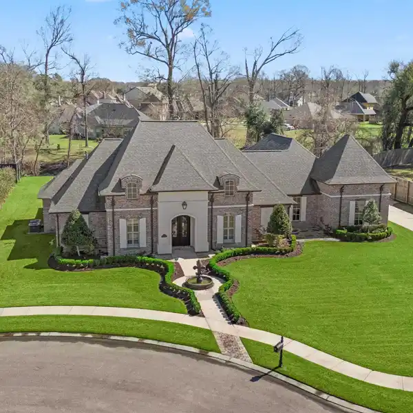 STUNNING HOME IN GATED COMMUNITY