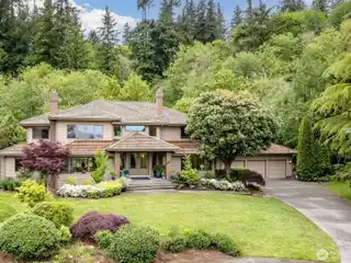 Well-maintained One-owner Luxury Home