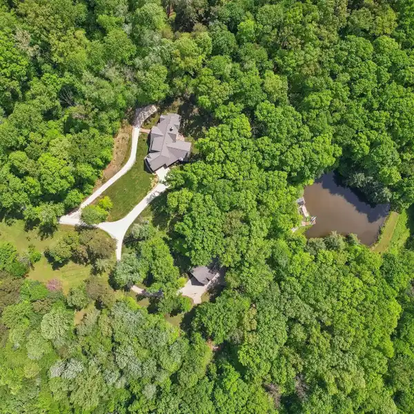RETREAT TO DOGWOODS ESTATE’S LAKESIDE PARADISE