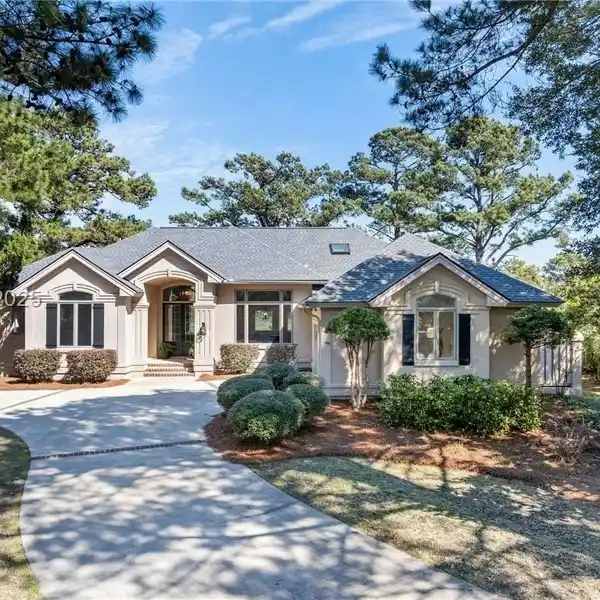 DISCOVER AN INCREDIBLE OPPORTUNITY IN HILTON HEAD PLANTATION