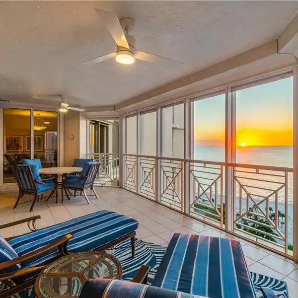 EXQUISITELY UPDATED RESIDENCE AT THE BRITTANY AT PARK SHORE