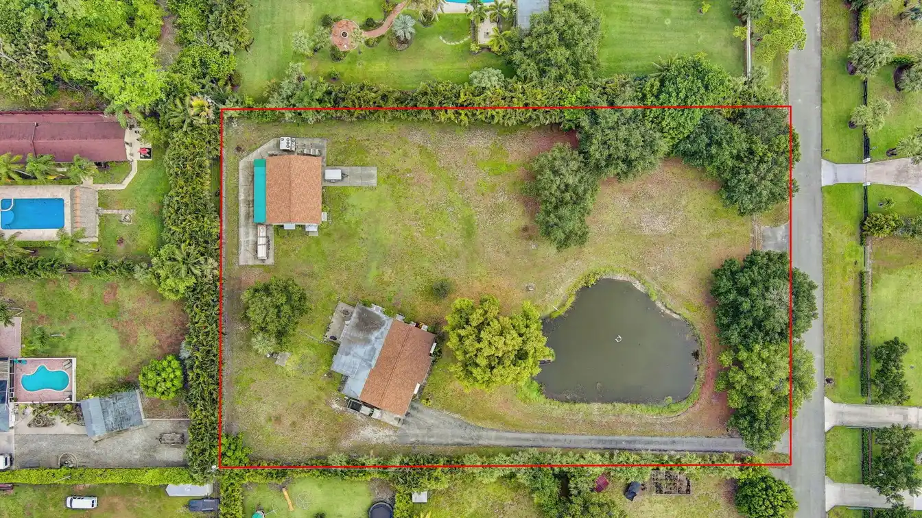 1.6 Acres of Country Living in the Heart of Palm Beach Gardens