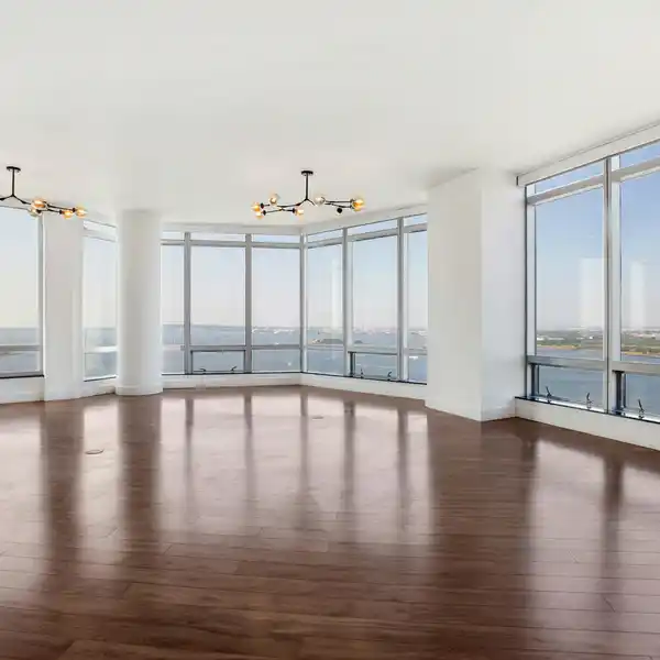 STUNNING PENTHOUSE WITH PANORAMIC HUDSON RIVER & SKYLINE VIEWS