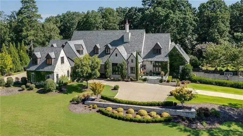 Exceptional Property in Exclusive Rivers Edge