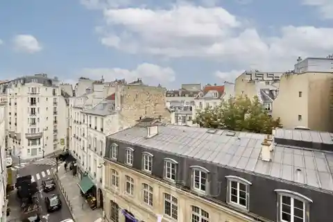 Sunny South-Facing Living in Historic Building