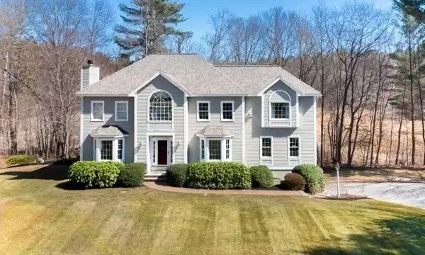 IMPRESSIVE HOME ON A QUIET CUL-DE-SAC