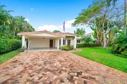 Exquisite Home in Lake Ida