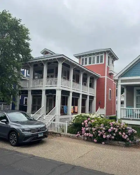 LOVELY HOME AND GUEST HOUSE IN BEACHWALK