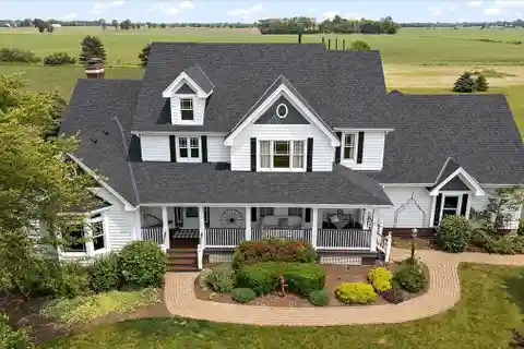 Outstanding 20-Acre Estate