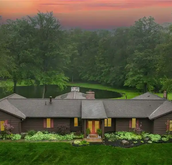 CUSTOM RANCH HOME ON PRIVATE SERENE ACREAGE