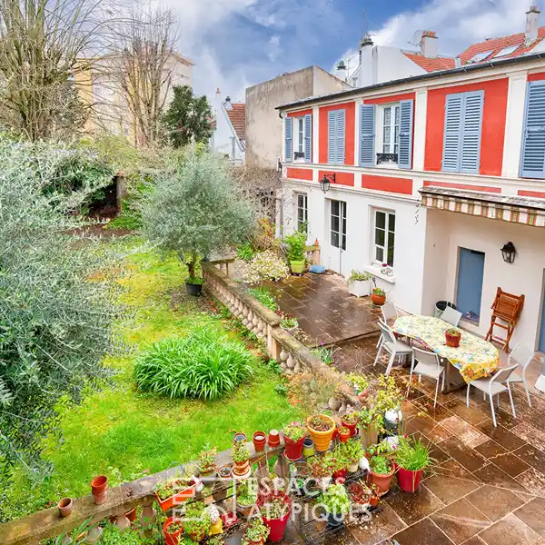 EXCEPTIONAL PROPERTY WITH HISTORIC CHARACTER