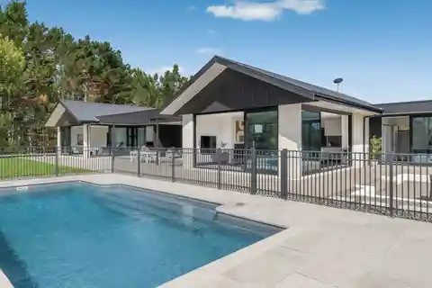 Luxury Living in a Countryside Setting