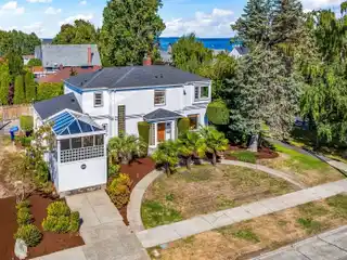 Stunning Art Moderne Home