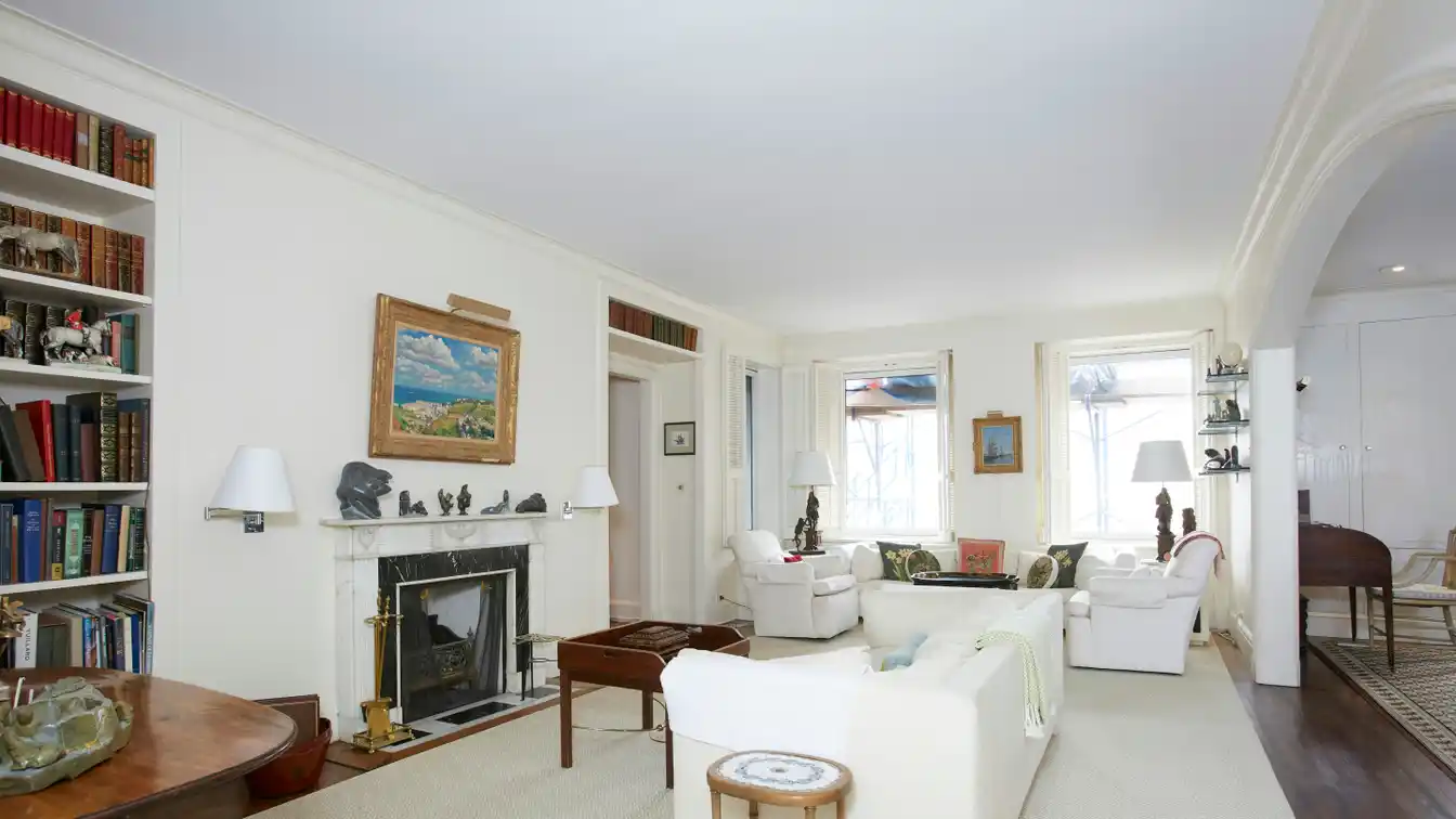 High-floor Duplex in a Prestigious Coop