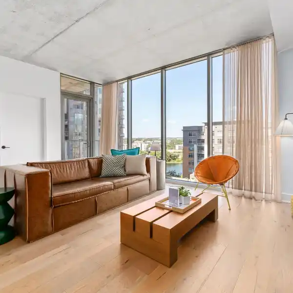 STUNNING CORNER RESIDENCE AT NATIIVO AUSTIN