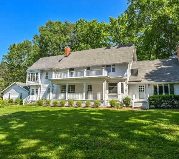 CHARMING FARM HOUSE ESTATE