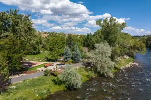 Build Your Dream Home on the Truckee River