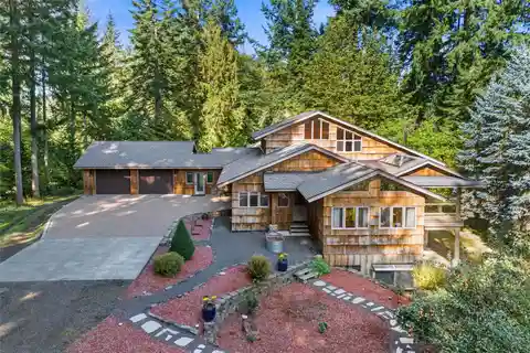 Secluded Luxury Estate on 86 Acres of Timberland