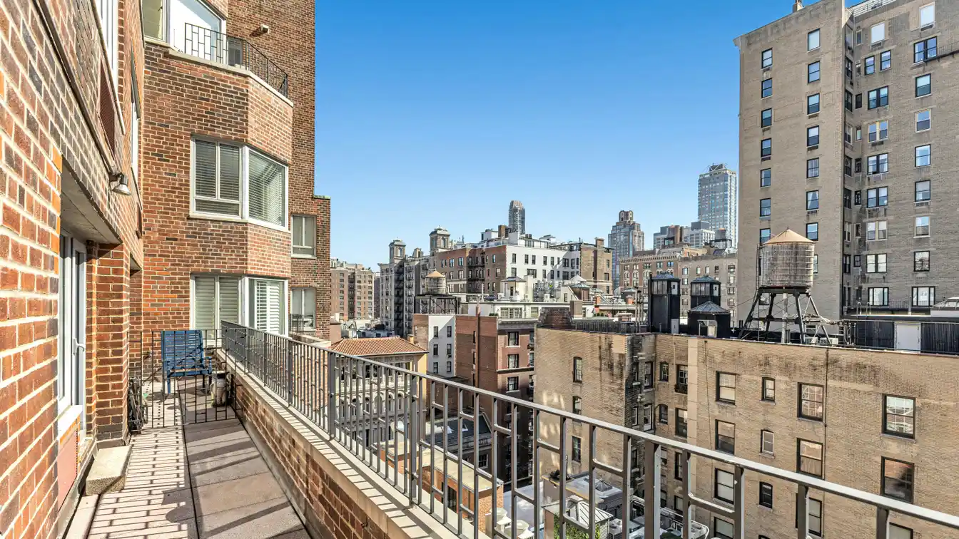One-of-a-kind Turnkey Residence Just off Madison Avenue