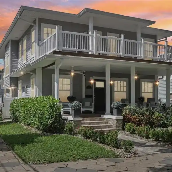 HISTORIC ELEGANCE STEPS FROM DOWNTOWN ST. PETE