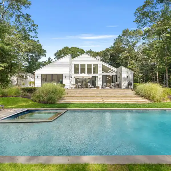 WONDERFUL CONTEMPORARY HOME LOCATED NEAR EAST HAMPTON VILLAGE