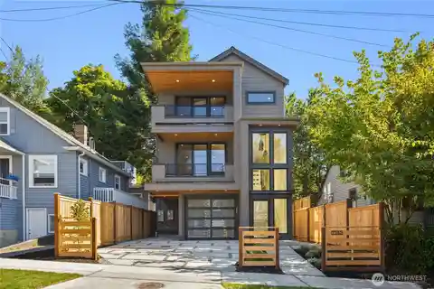 Contemporary Luxury with Refined Ambiance