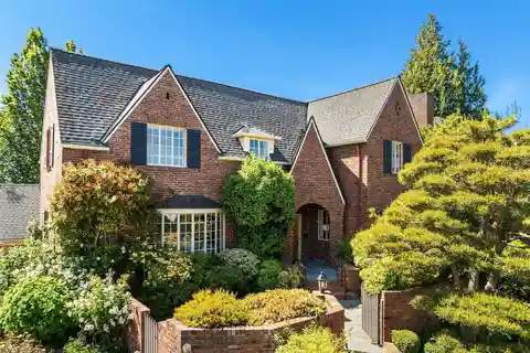 1930 Tudor in the Heart of Laurelhurst