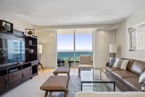 Condo at the Ultra-exclusive Harbour House