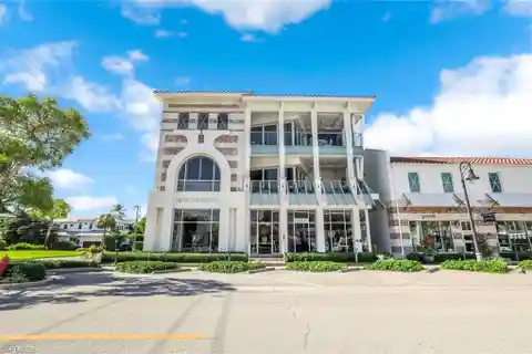 A Gem in the Sought-After 382 Building