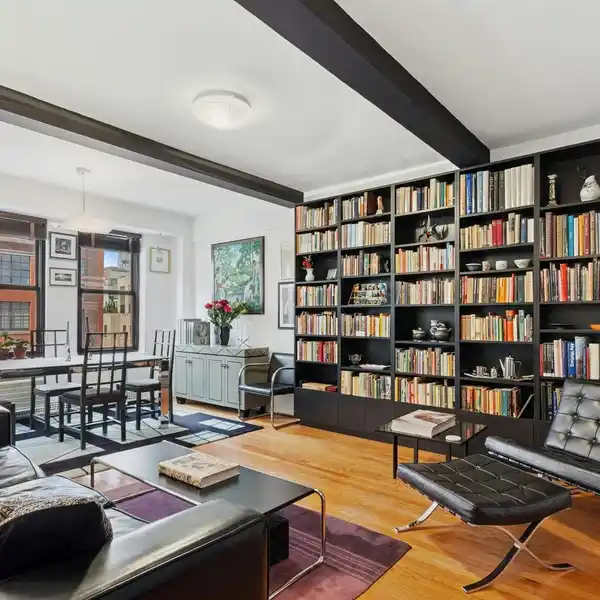 SPACIOUS AND ELEGANT HOME IN CHELSEA