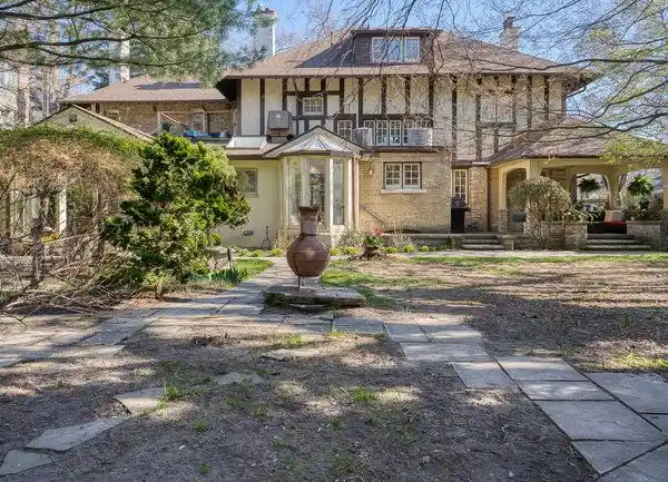 GRAND CIRCA 1908 RESIDENCE