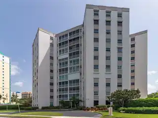 Bright and Spacious Two Bedroom Residence at Regency House