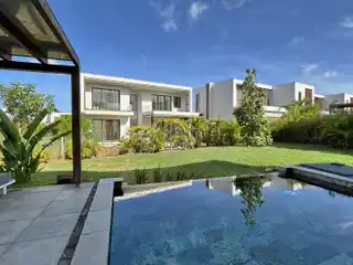 Sleek Modern Villa with Private Pool Retreat