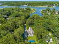 THE ESSENCE OF TRUE INDOOR-OUTDOOR LUXURY LIVING