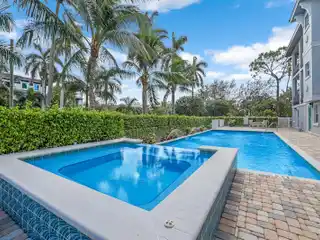 Spacious Condo in Old Naples